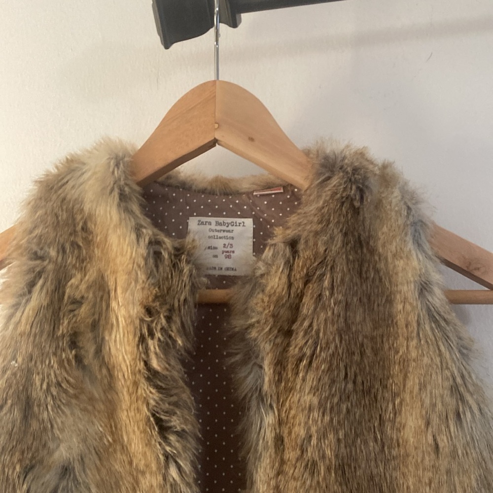 Zara Baby 2/3 Faux Fur Vest - Picture 4 of 11